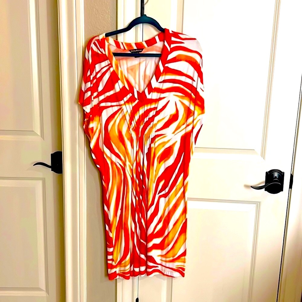 EUC Tommy Bahama size medium summer dress or cover up.